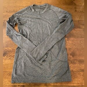 Lululemon size 6 long sleeve swiftly tee